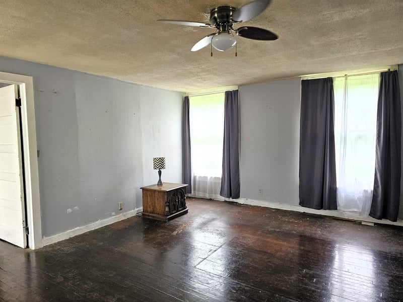 1201 Front St, Salina, KS 67401