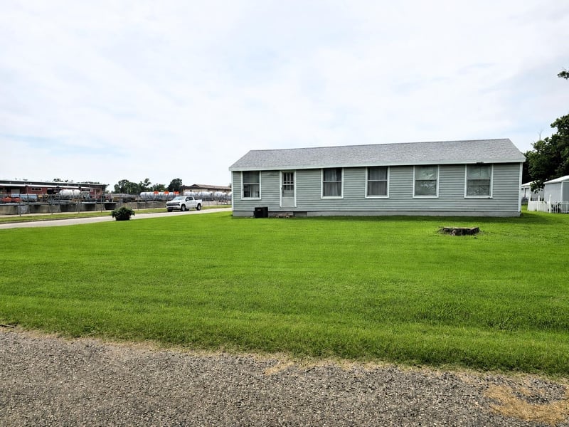 1201 Front St, Salina, KS 67401