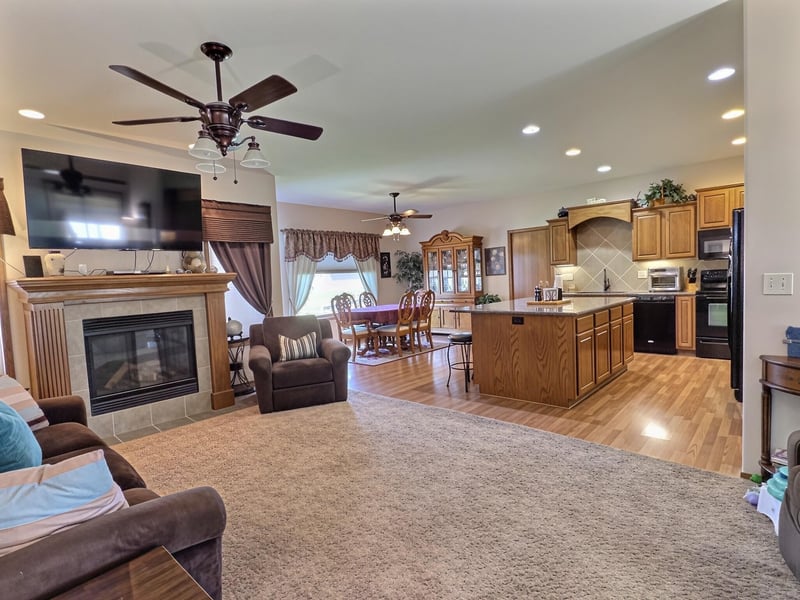 936 Moss Wood, Derby, KS 67037