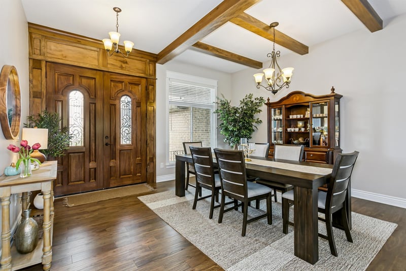 4705 Elk Creek Dr, Bel Aire, KS 67226