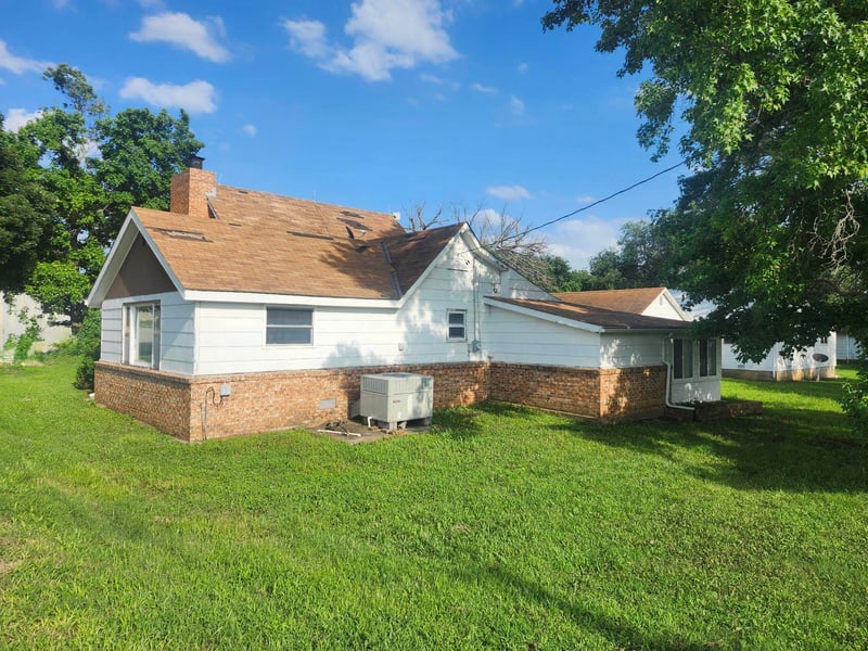 421 Chestnut , Burden, KS 67019