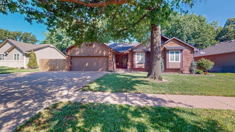 1715 N Pine Grove St, Wichita, KS 67212