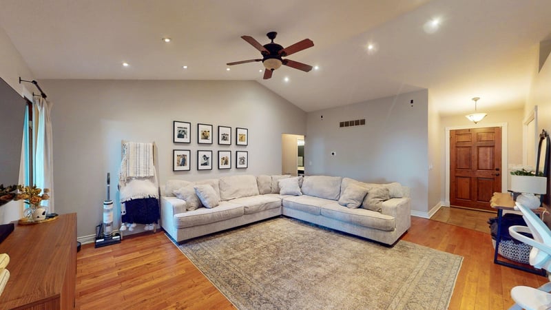 1715 N Pine Grove St, Wichita, KS 67212