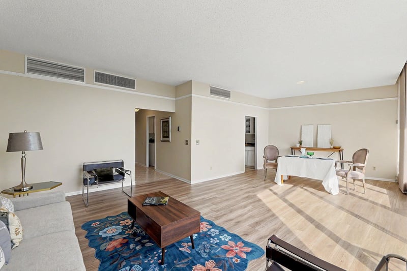 1401 W River Blvd #2D, Wichita, KS 67203