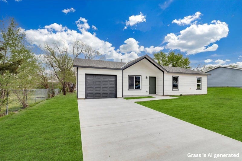 2644 Holyoke St, Wichita, KS 67220-2423