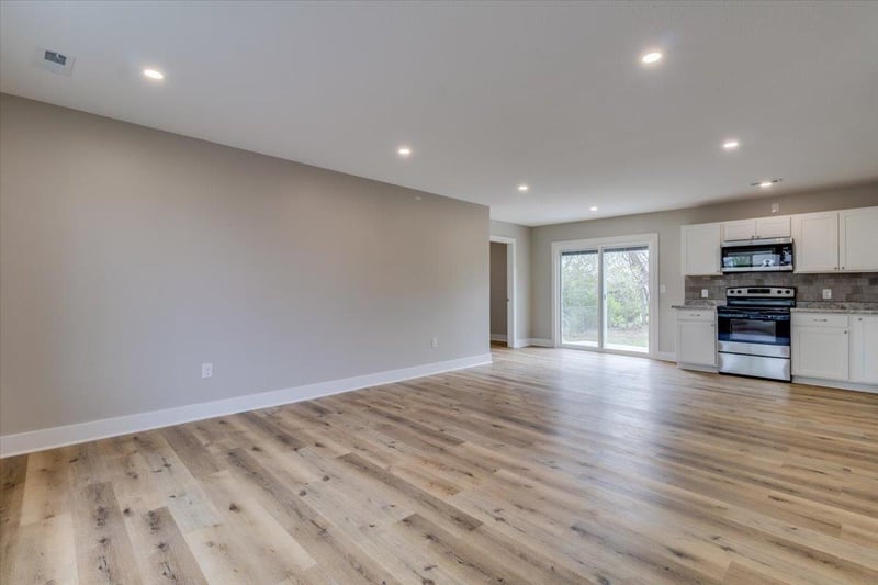 2644 Holyoke St, Wichita, KS 67220-2423