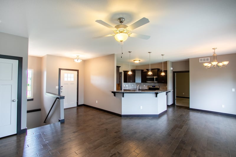 604 Goldspike Ct, Newton, KS 67114