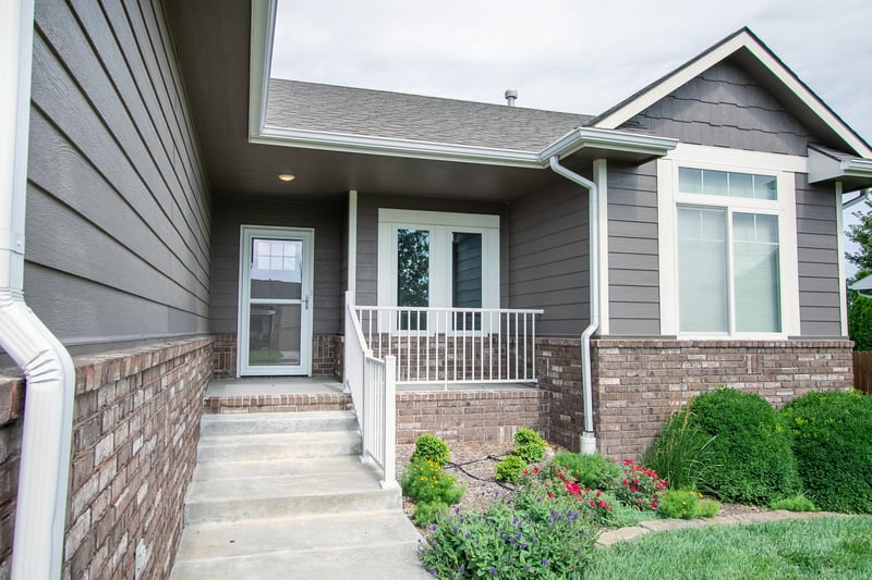 604 Goldspike Ct, Newton, KS 67114