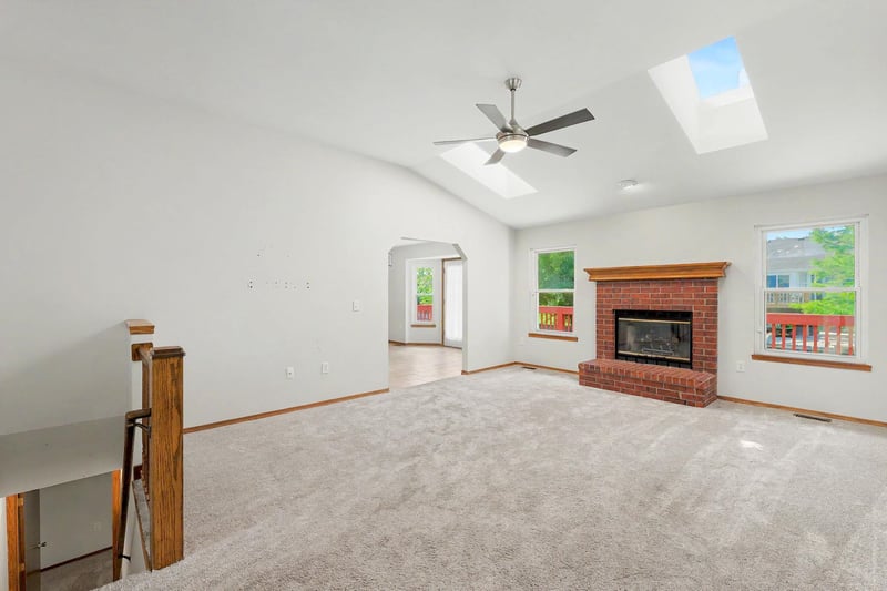 1707 Oxford Cir, Derby, KS 67037