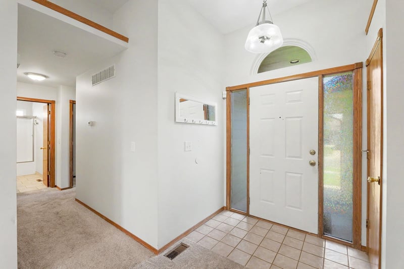 1707 Oxford Cir, Derby, KS 67037