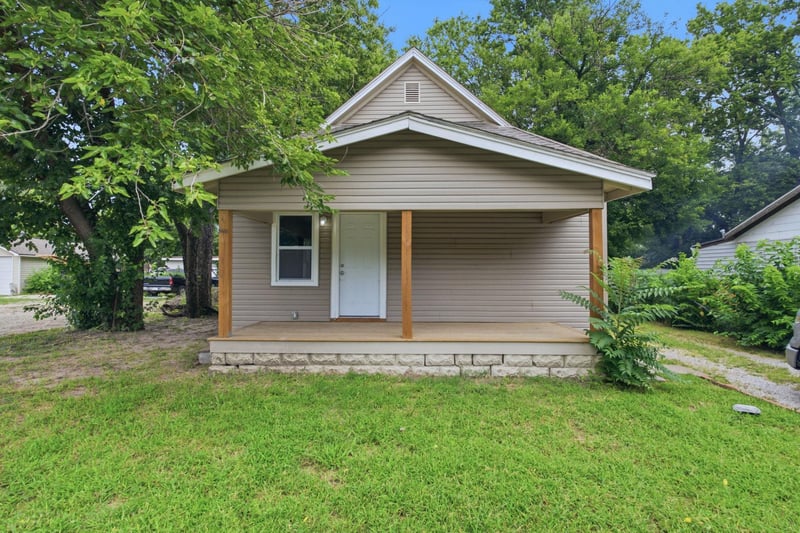 1504 S Hydraulic Ave, Wichita, KS 67211