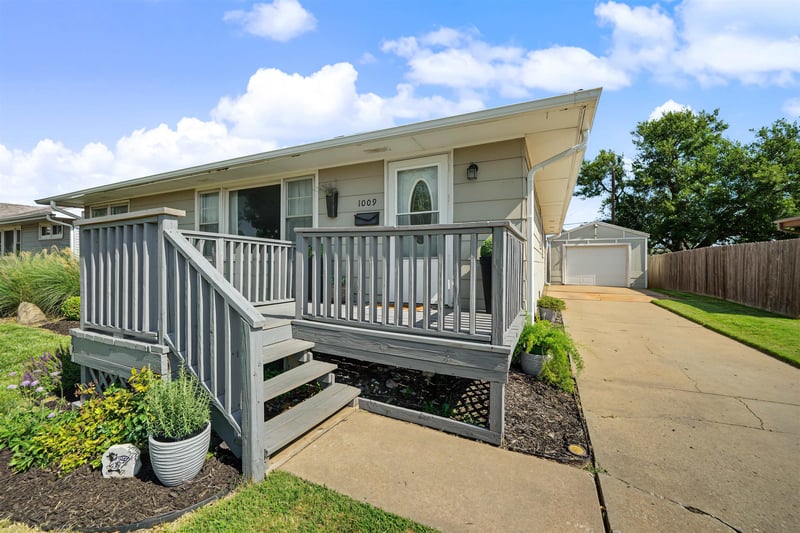 1009 Claflin Ave, Salina, KS 67401