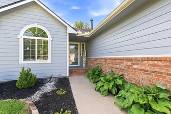 2530 N Rutgers St, Wichita, KS 67205