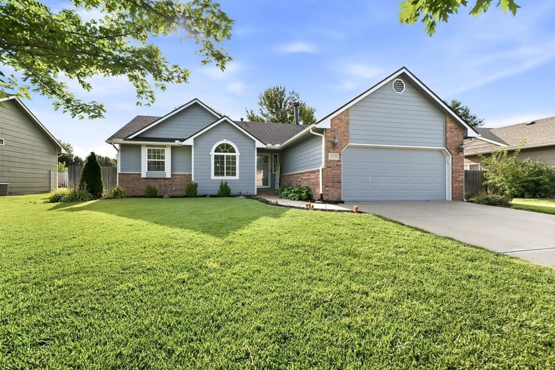2530 Rutgers St, Wichita, KS 67205