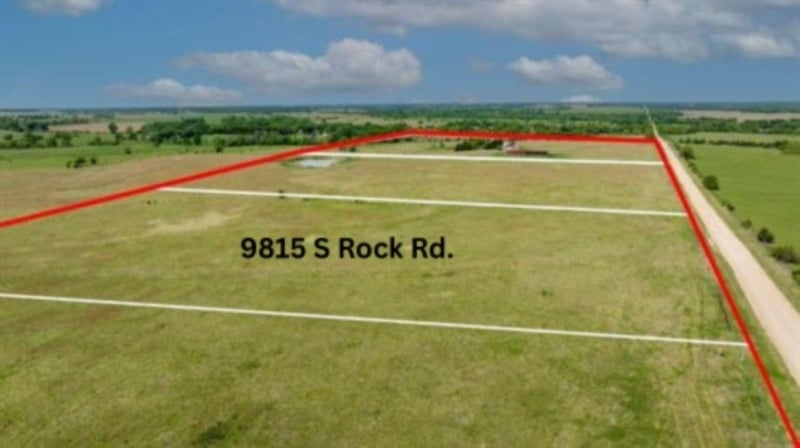 9815 Rock Rd, Valley Center, KS 67147