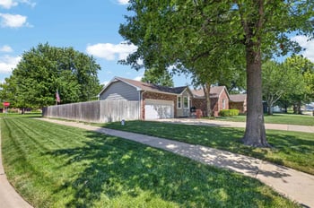 503 N Pine Grv, Wichita, KS 67212