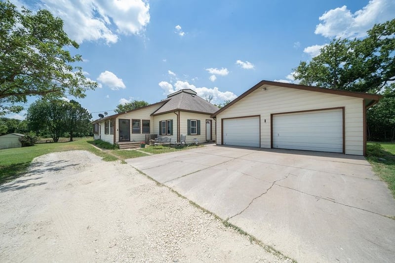 11857 160th St, Rose Hill, KS 67133