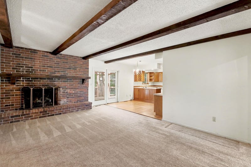 701 Oak Forest Ln, Derby, KS 67037-2119