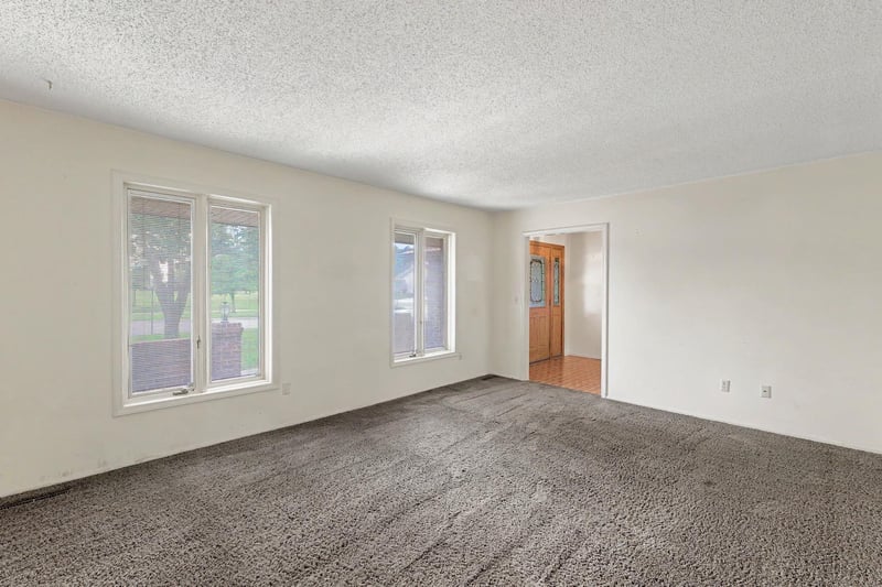701 Oak Forest Ln, Derby, KS 67037-2119