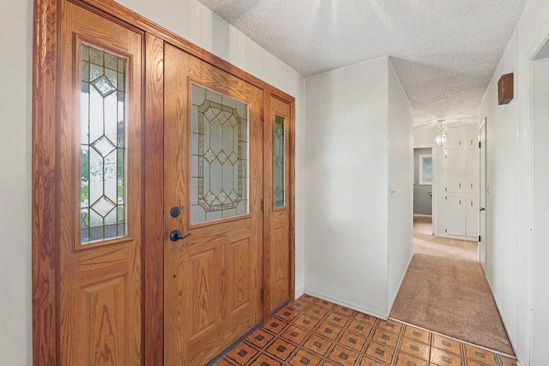 701 Oak Forest Ln, Derby, KS 67037-2119