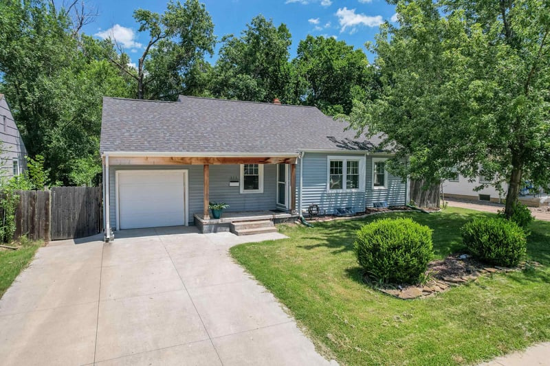 826 Parkwood, Wichita, KS 67208