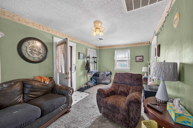 215 W Osie St, Wichita, KS 67213