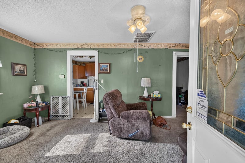 215 W Osie St, Wichita, KS 67213