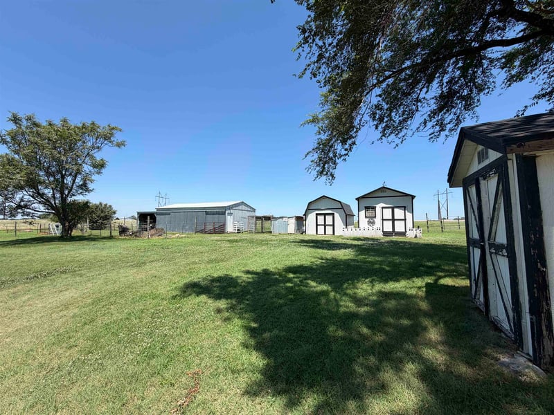 5160 Highway 400 , Leon, KS 67074