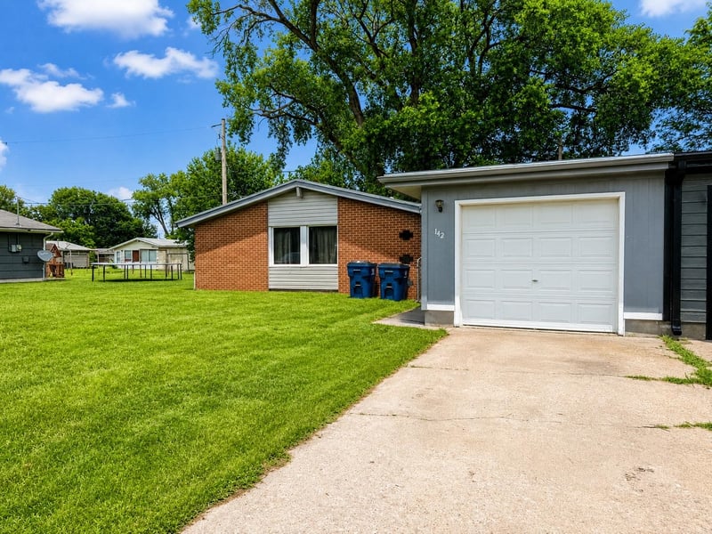 142 Taft Ct, Salina, KS 67401