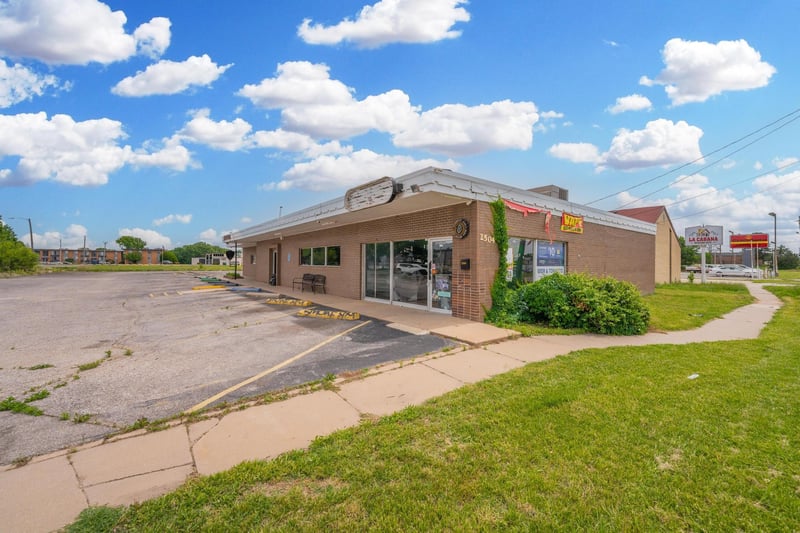 2502 Oliver Ave, Wichita, KS 67210