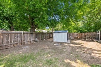 2379 S Volutsia Ave, Wichita, KS 67211