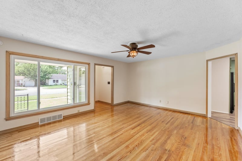 2379 Volutsia Ave, Wichita, KS 67211