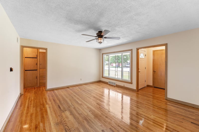 2379 Volutsia Ave, Wichita, KS 67211