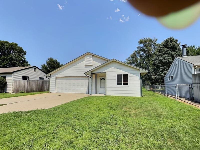 258 Lamar , Haysville, KS 67060