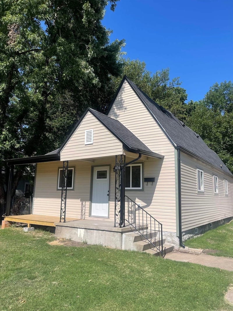 616 Madison Ave, Wichita, KS 67214