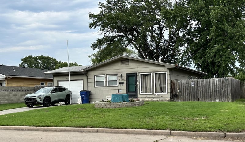 2710 Magnolia Ave, Wichita, KS 67217