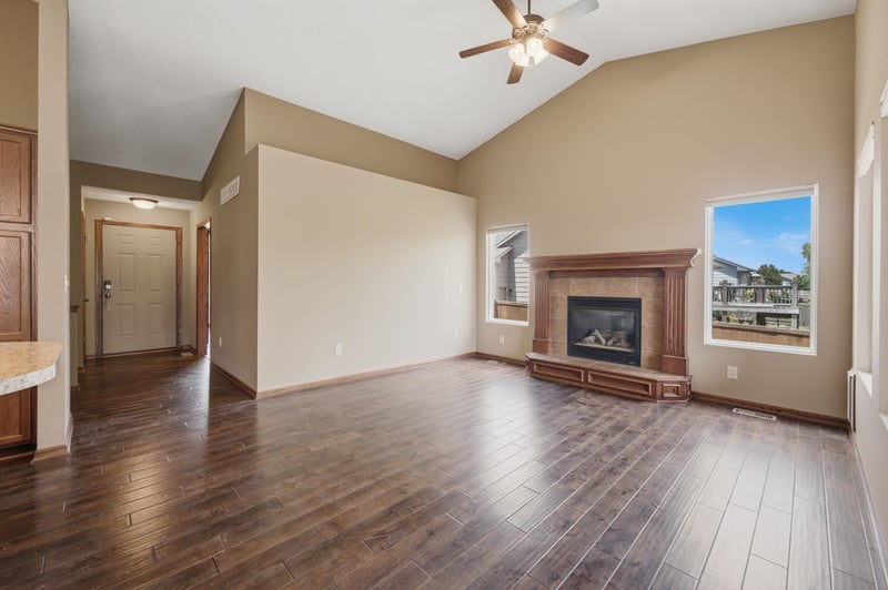 2406 Woodridge Cr, Wichita, KS 67226