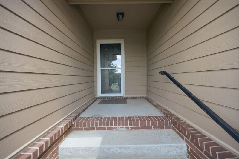 2406 Woodridge Cr, Wichita, KS 67226