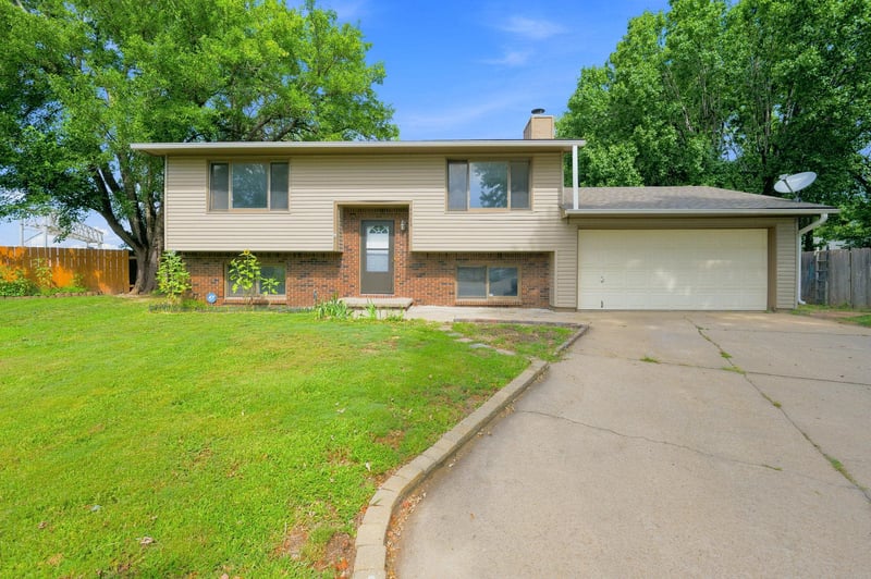 4523 Washington Ct, Wichita, KS 67216