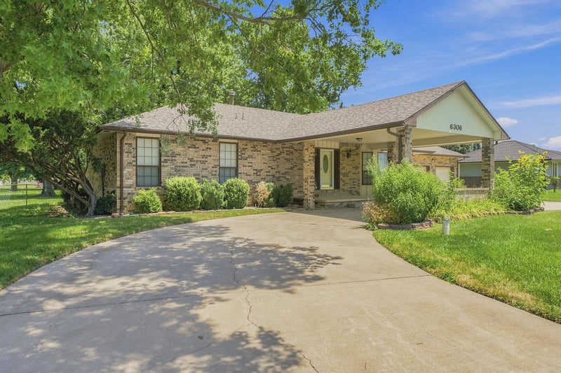 6306 Bella Rd, Wichita, KS 67204