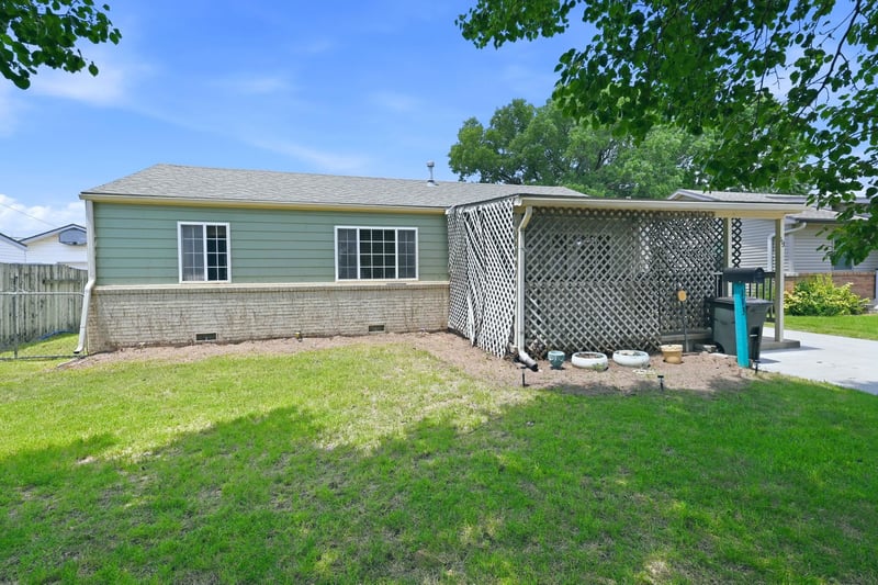 113 Sunnyside , Haysville, KS 67060