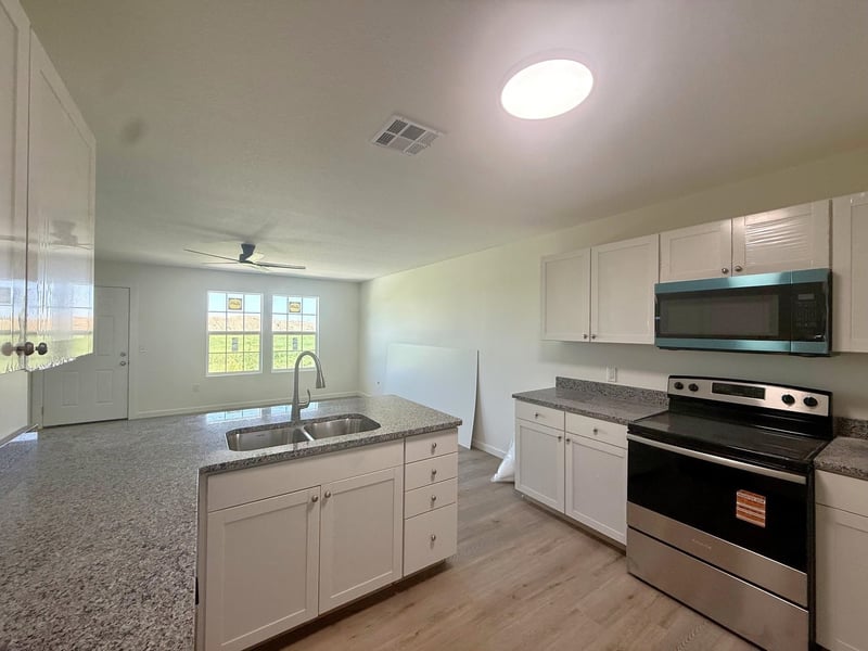 1235 Fountain Dr, Salina, KS 67401