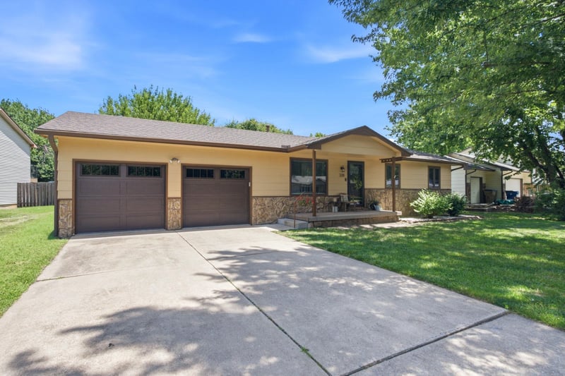 328 N Commanche Dr, Kechi, KS 67067
