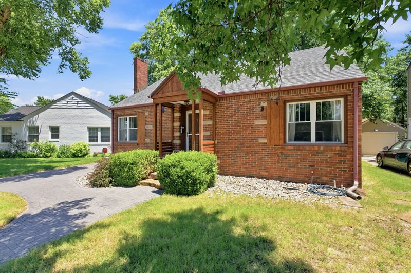 1456 Woodrow Ct, Wichita, KS 67203