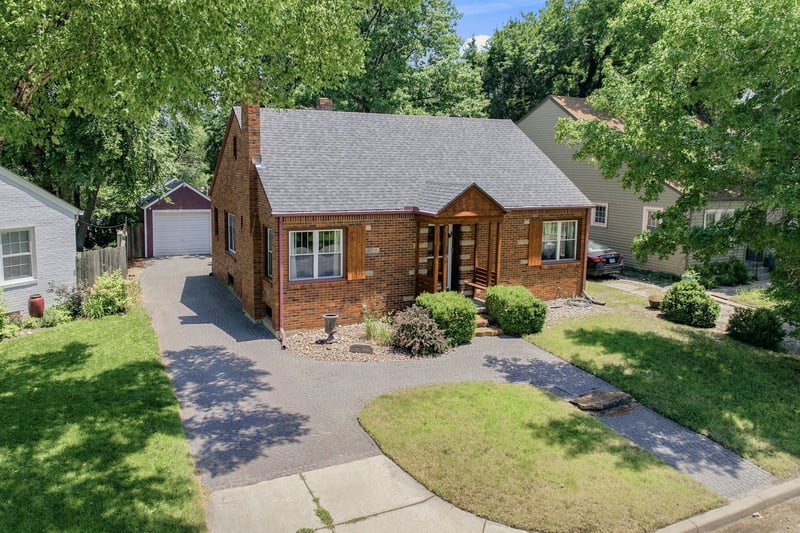 1456 Woodrow Ct, Wichita, KS 67203