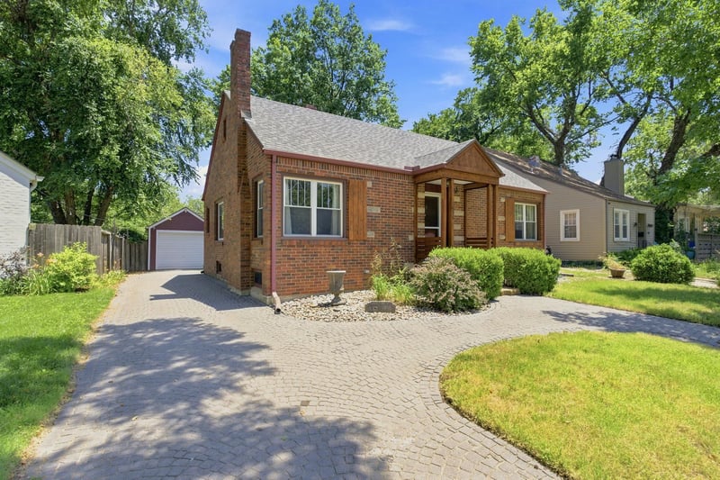 1456 Woodrow Ct, Wichita, KS 67203
