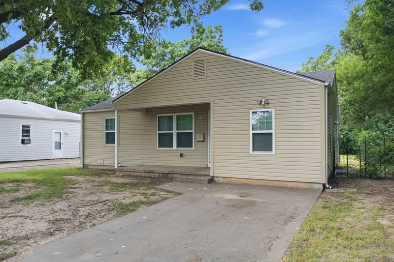 2113 Glenn , Wichita, KS 67213