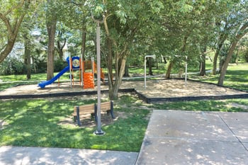 142 S Maple Dunes Ct, Wichita, KS 67235