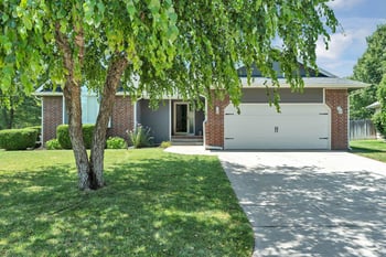 142 S Maple Dunes Ct, Wichita, KS 67235