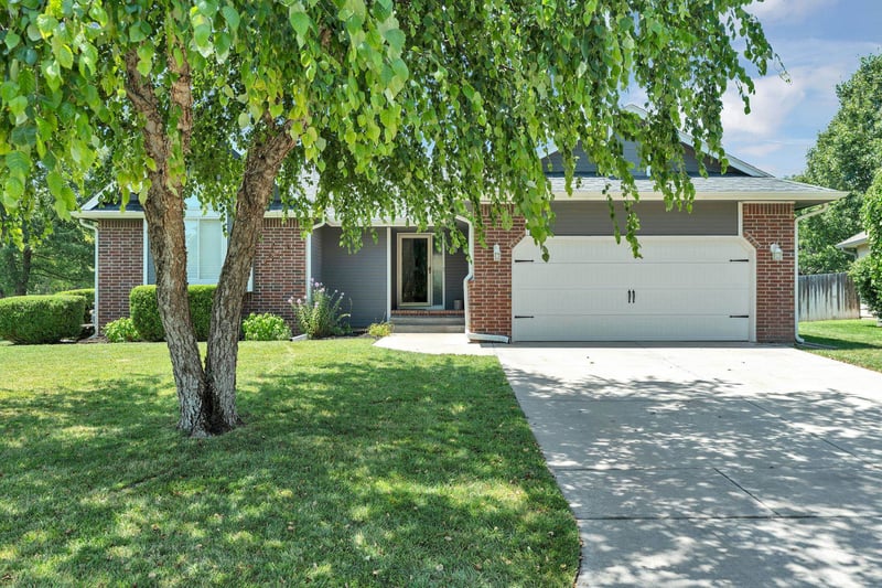 142 Maple Dunes Ct, Wichita, KS 67235